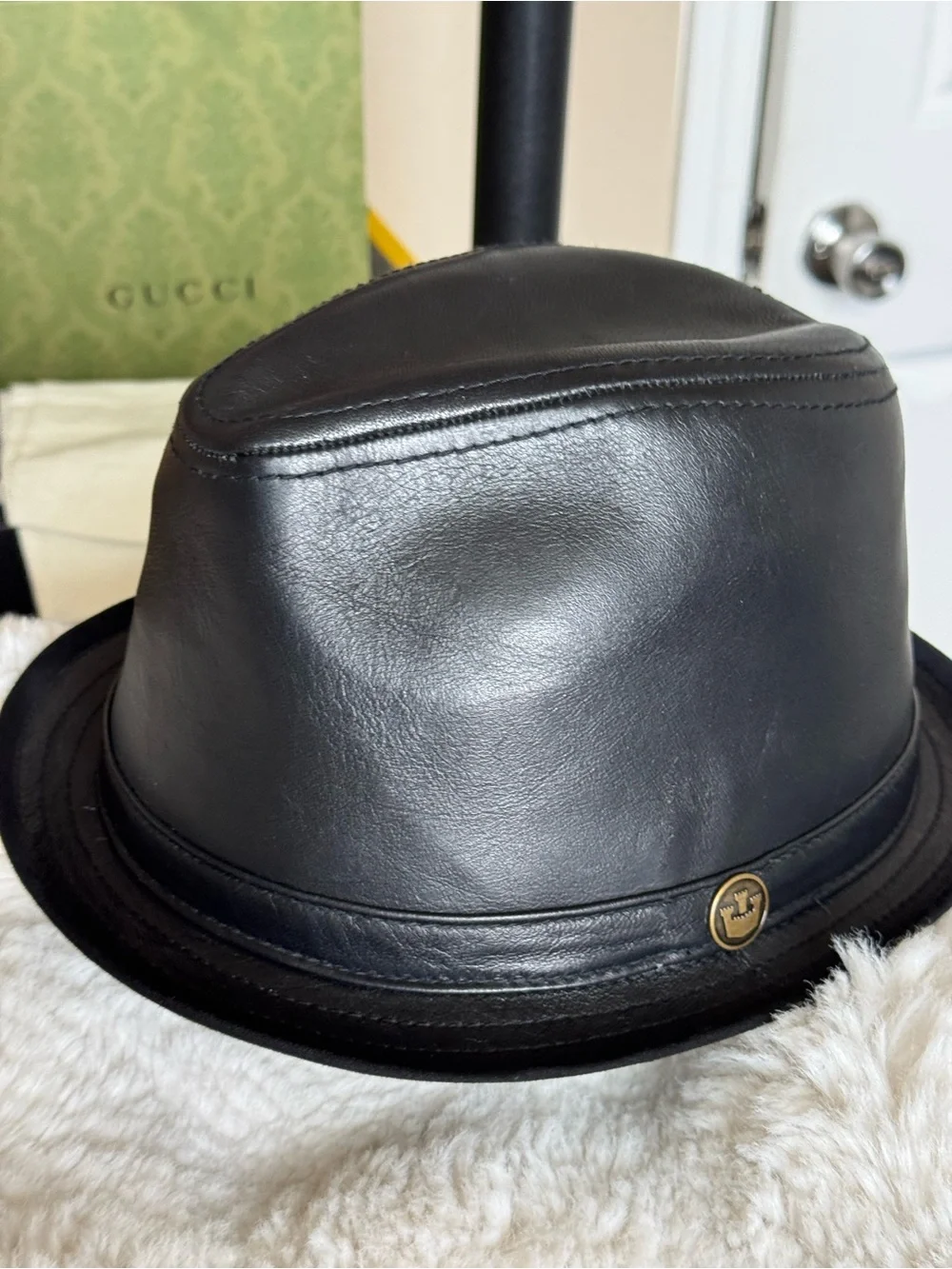 Goorin Bros Black 100% Leather Trilby Hat with Branded Metal Emblem Sz XL Rare